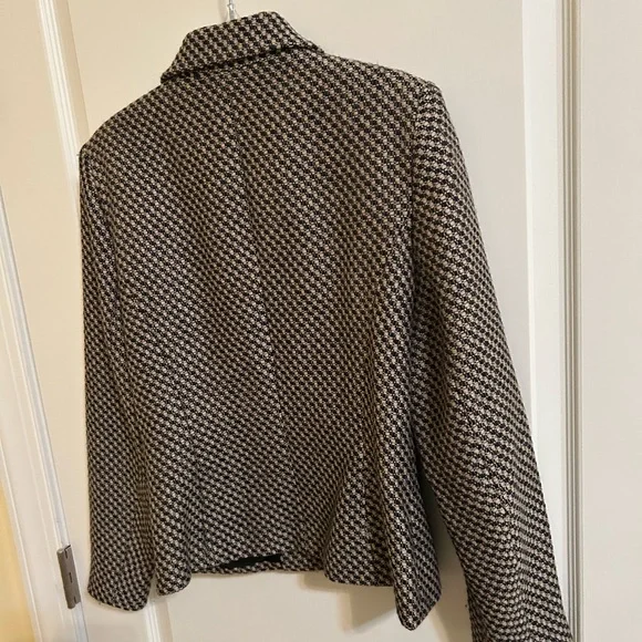 Ann Taylor business blazer 🖤 - Picture 6 of 6